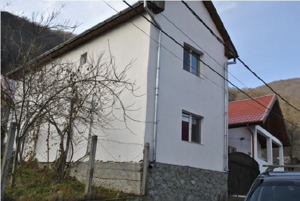 Vanzare casa vila 6 camere, Robesti, Valcea. ID 14541